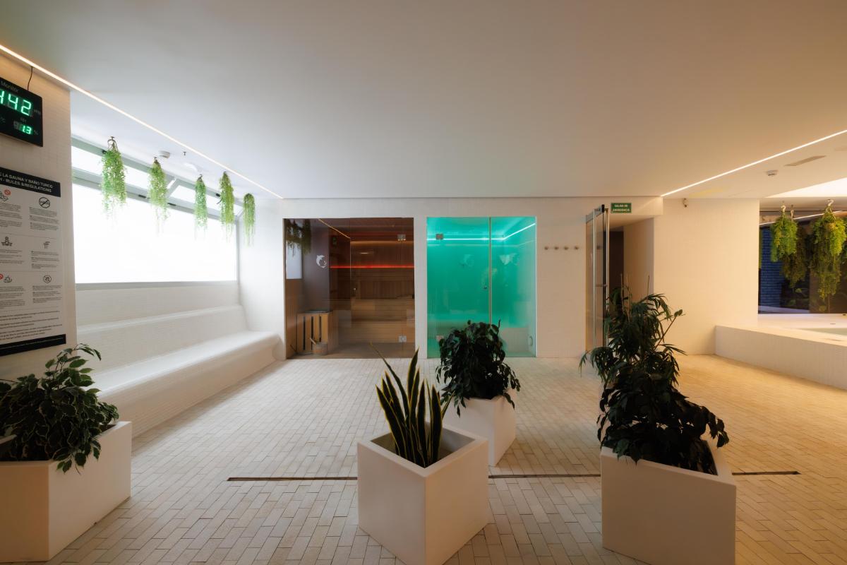 Gallery 76