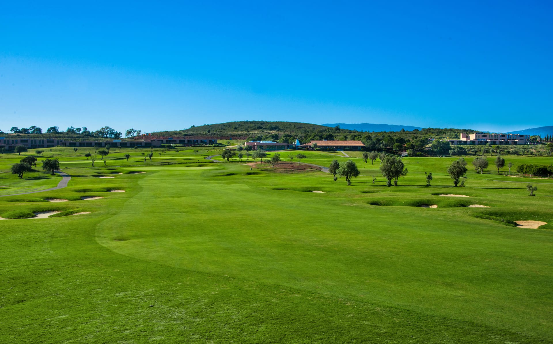 Short-Break Golf Escapes (3 to 5 Nights): Maximizing Rounds with Minimum Leave