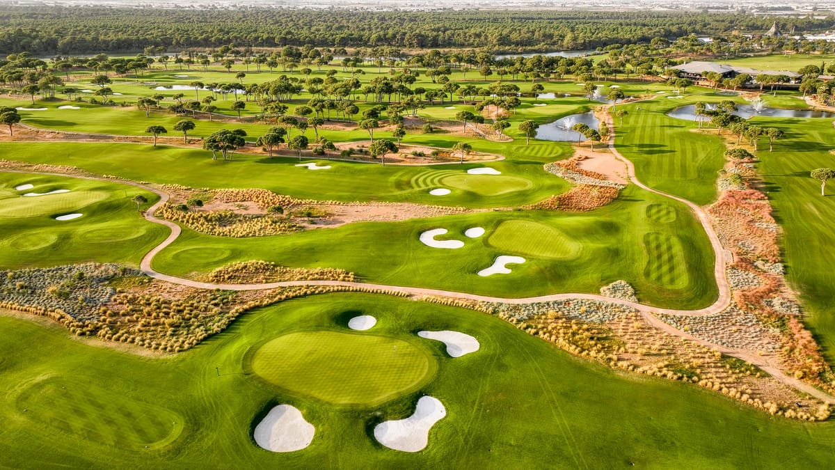 Flying with Golf Clubs: Airline Baggage Allowances, Protection & Airport VIP Fast-Track Guide
