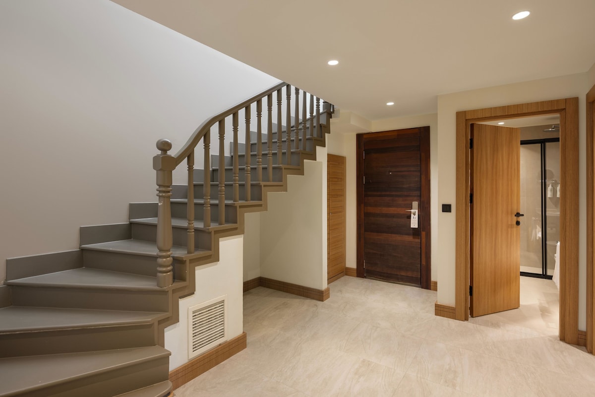 Gallery 35