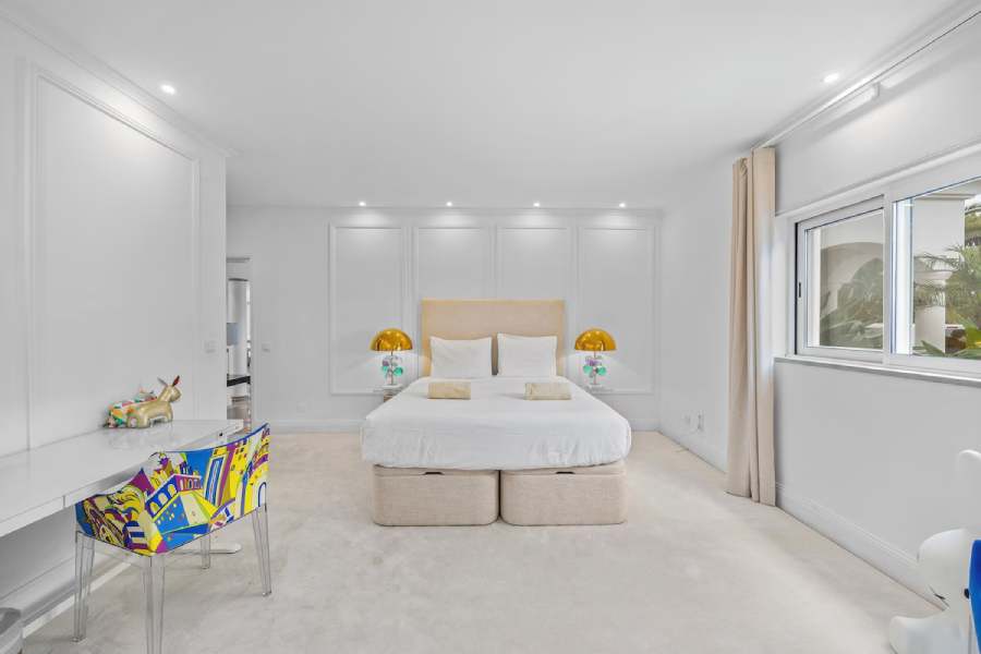 Gallery 20